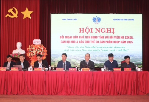 các đồng chí chủ trì